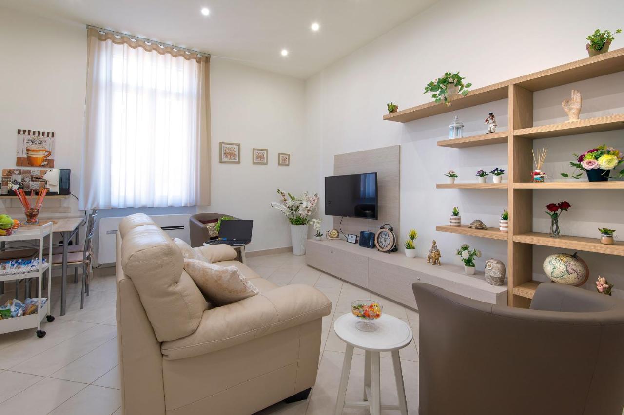 La Preziosa Apartment Duomo Napoli Eksteriør billede